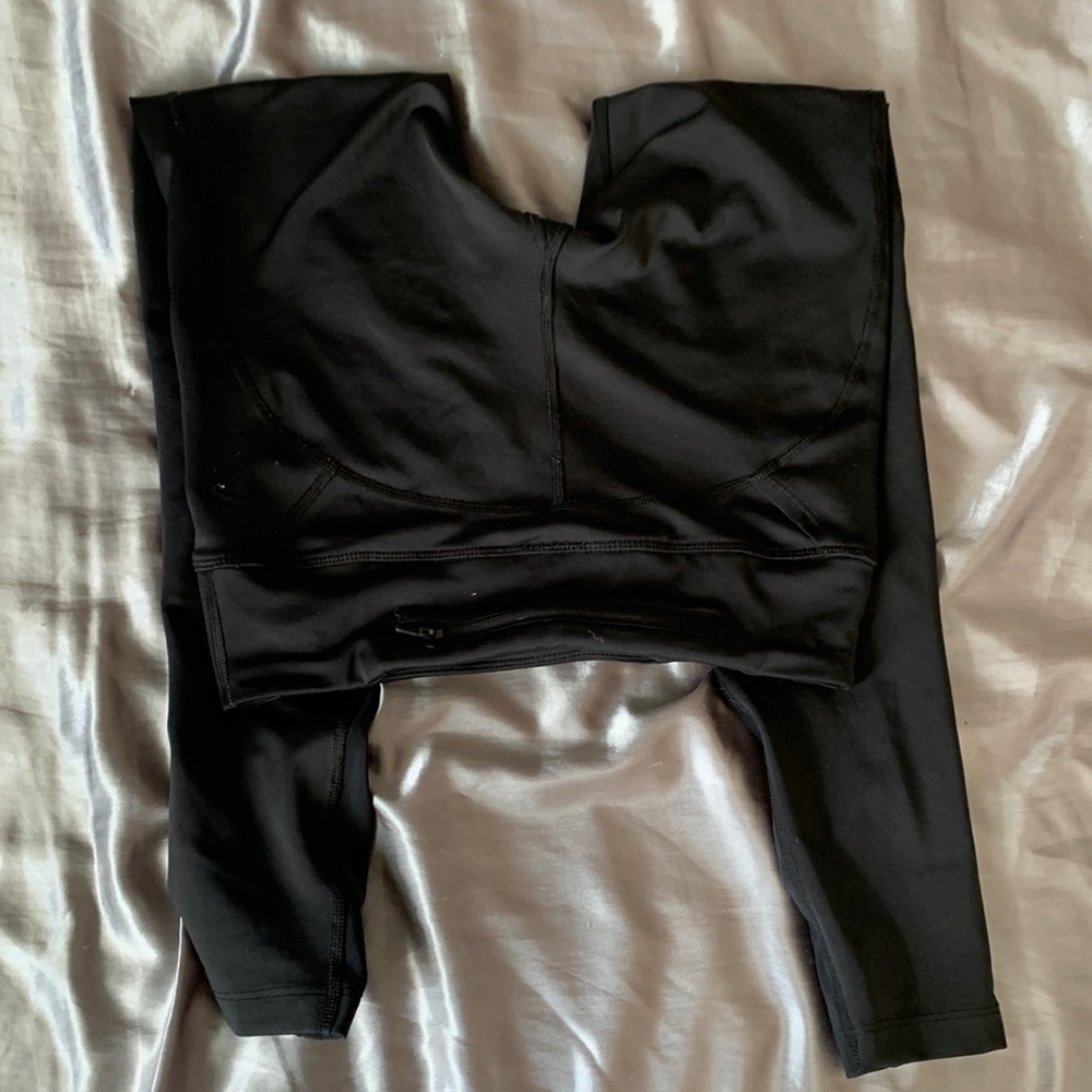 Black Nike leggings